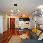 Hollo 12 Budapest