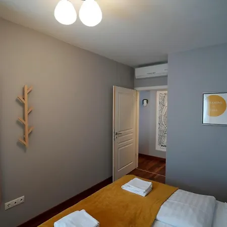 Hollo 12 Apartment *