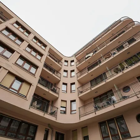 Hollo 12 Budapest