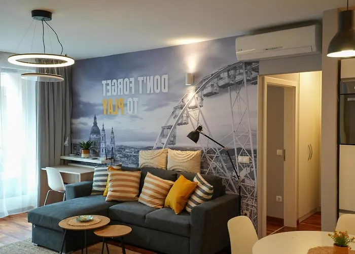 Holló 12 Apartamento *
